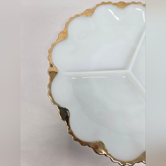Anchor Hocking Fire-King Milk Glass-Gold Relish Cheese Cracker Dish 3 Sections - Picture 2 of 12